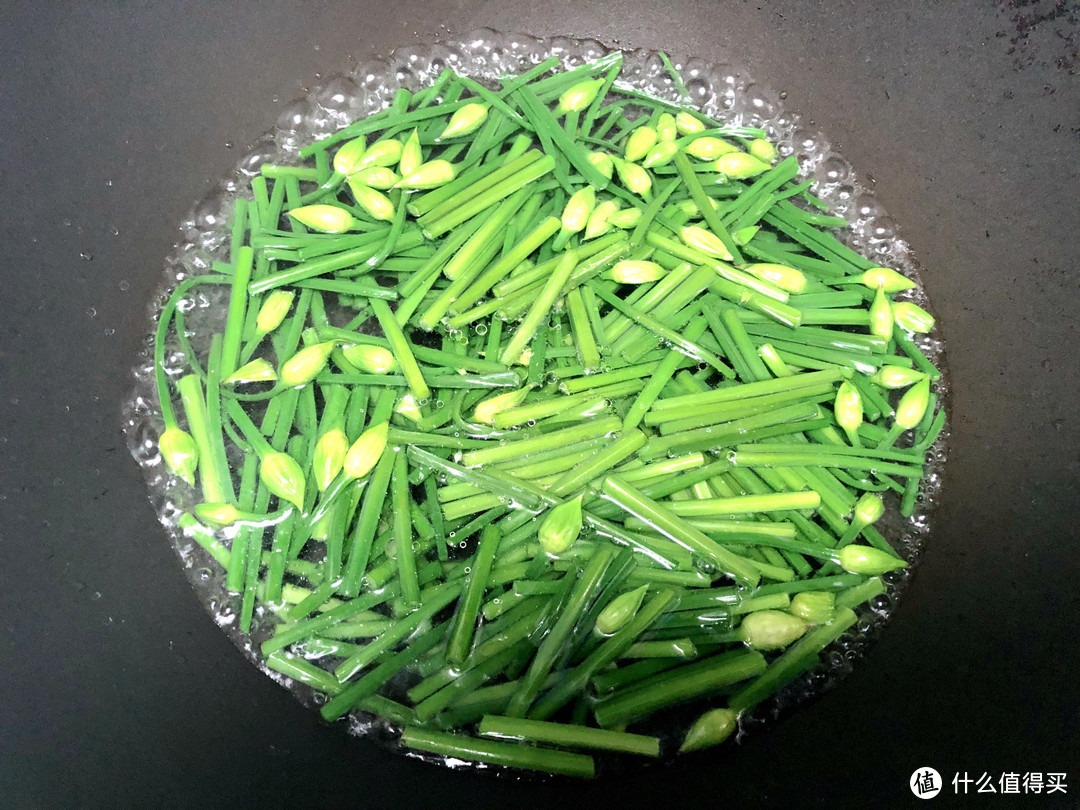 清炒韭菜苔怎么做_清炒韭菜苔的做法_豆果美食