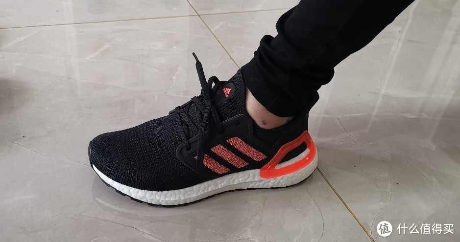 adidas | ULTRABOOST 20 W女款跑鞋