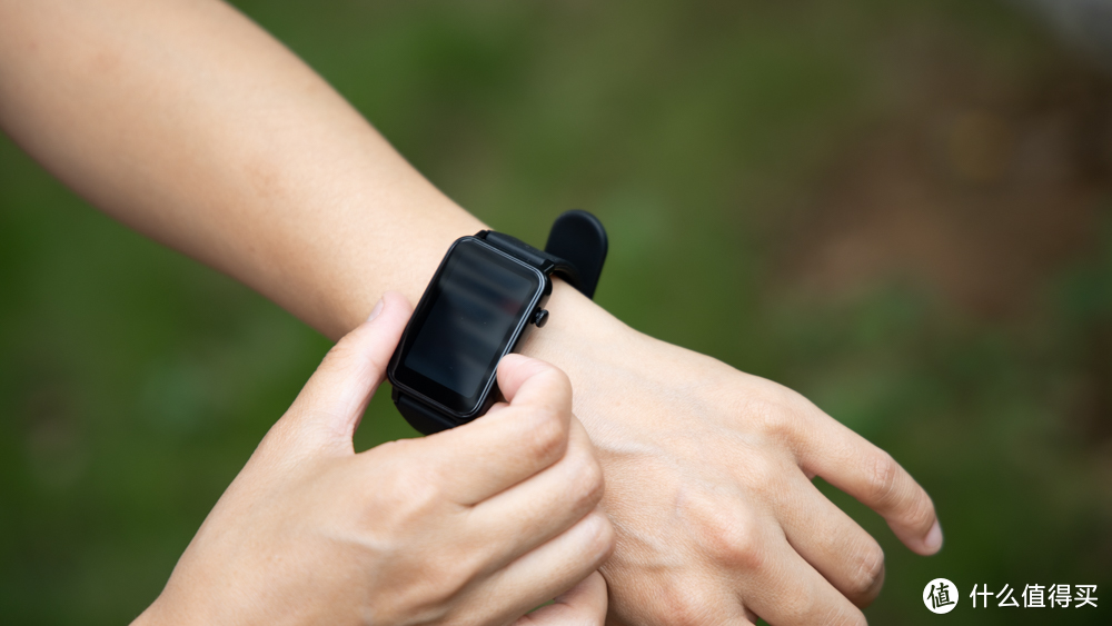 大屏智能手表，让你的健康管家更有范儿