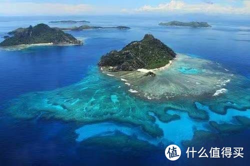 穿着婚纱去旅行，不负时光，不畏山海