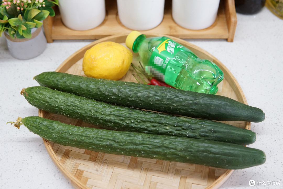 日常三餐篇三十九三伏天快到了教你用雪碧做腌黄瓜爽脆解暑味道真是棒