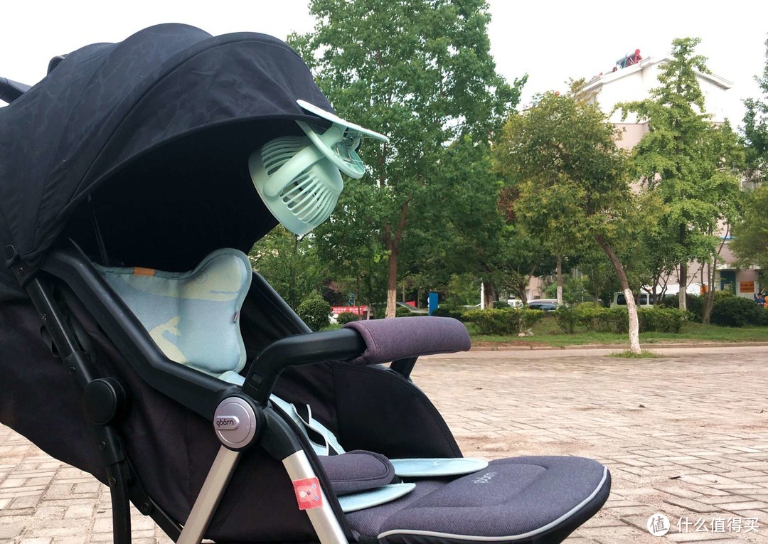 婴儿车也能装“空调”，宝宝成为小区最靓的仔，素乐风扇F3