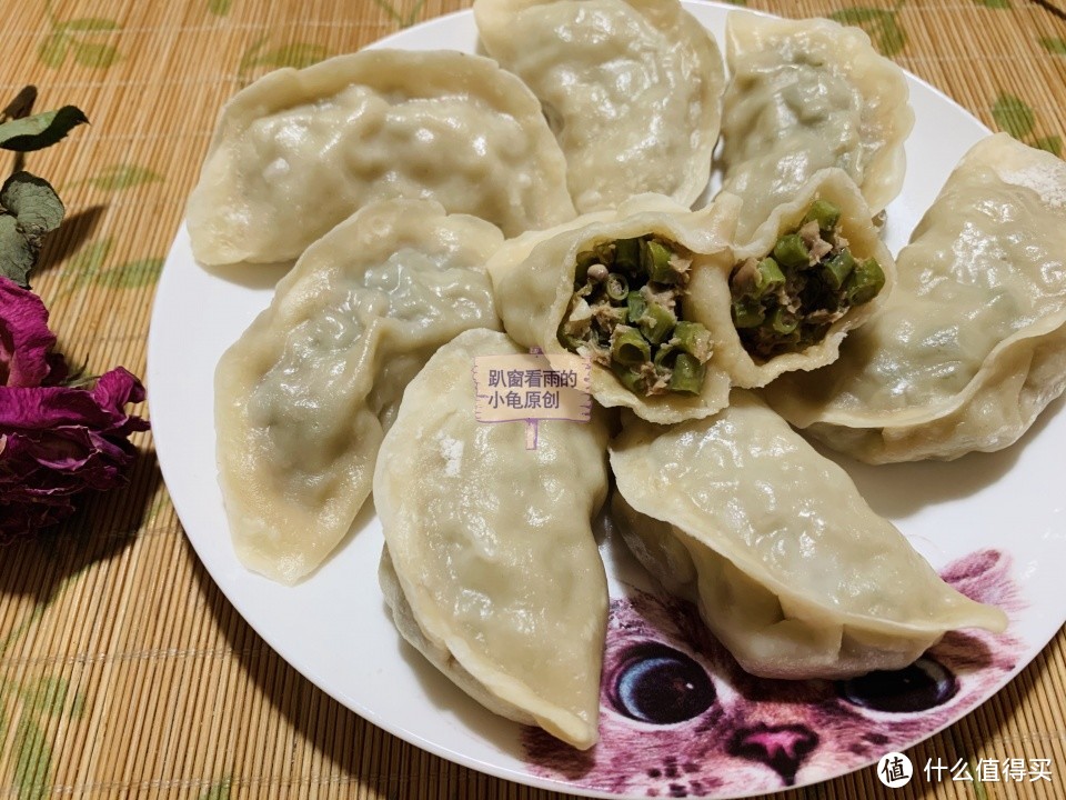 3:彩色餃子原料:麵粉,菠菜,莧菜,肉餡,蔥末,薑末,蒜末,花椒水,雞蛋,熟