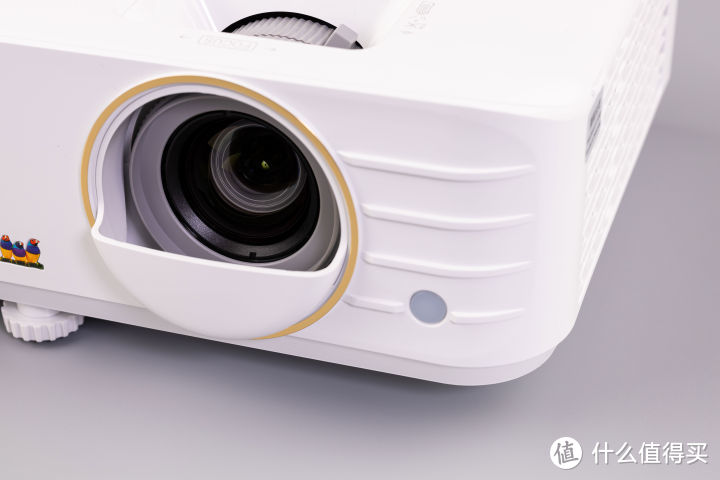 升级是为了更好的画面 体验优派PX701-4K Pro 4K家用投影机