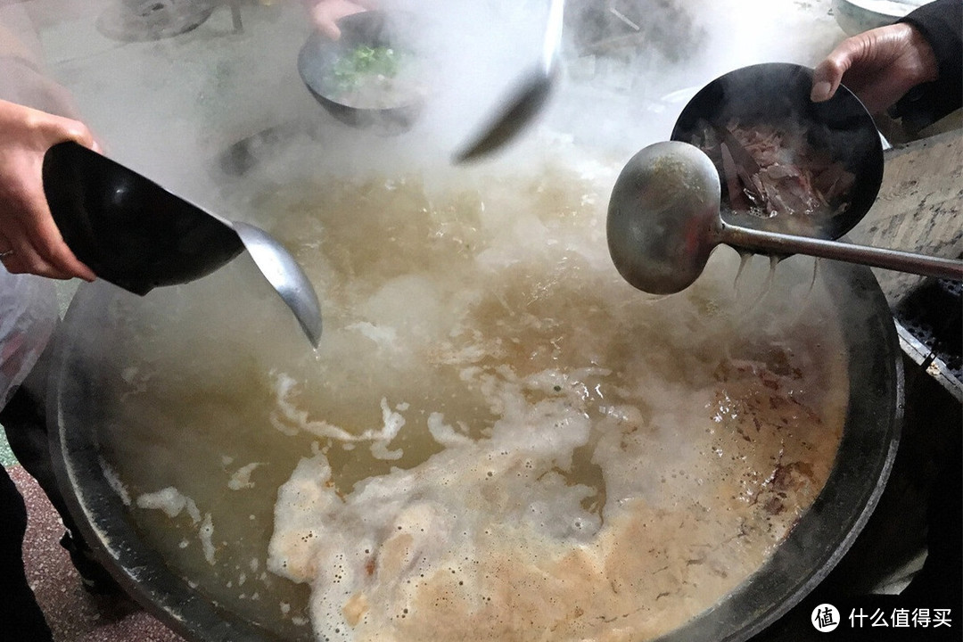 暑伏炖羊肉汤，牢记“3窍门2不放”，汤鲜不发黑，膻味小羊肉香