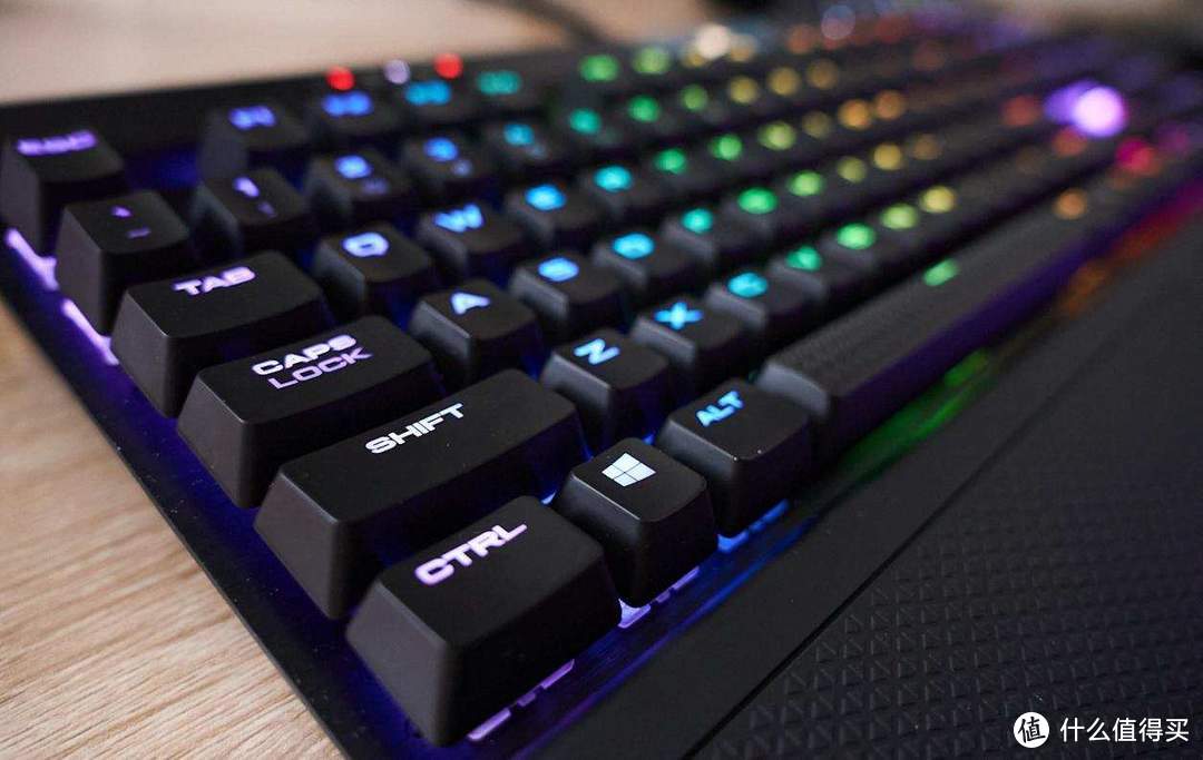 萌新也能轻松吃鸡，美商海盗船 K70 RGB MK.2