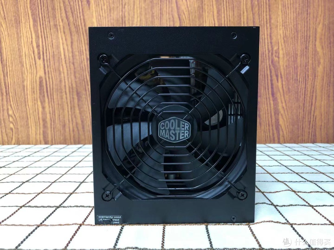 酷冷至尊MWE金牌1050W V2开箱评测