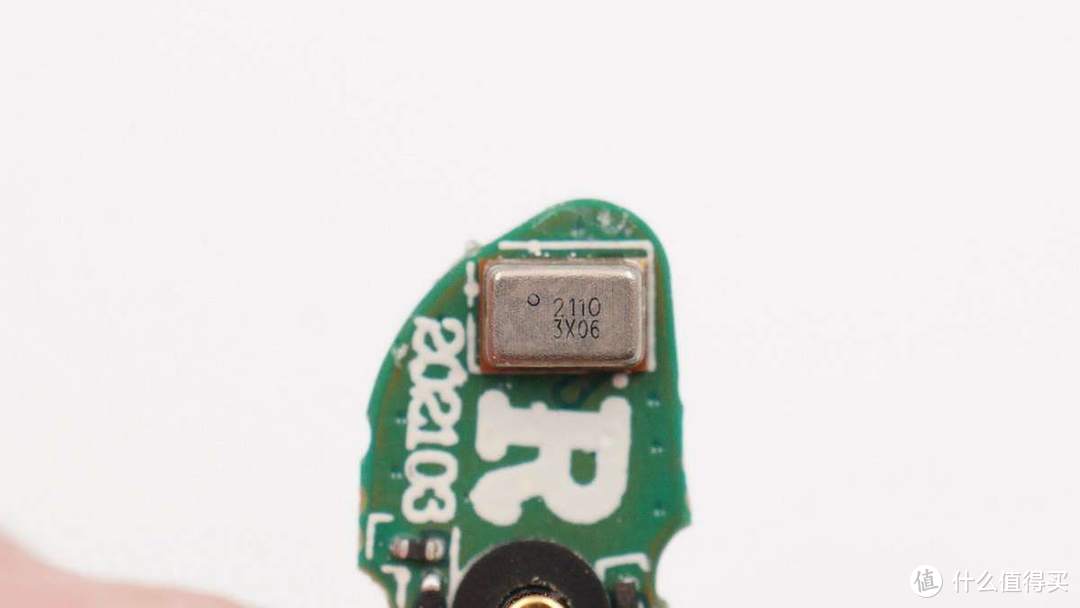 采用楼氏电子RAN-34200的动铁单元，漫步者NeoBuds Pro真无线耳机拆解