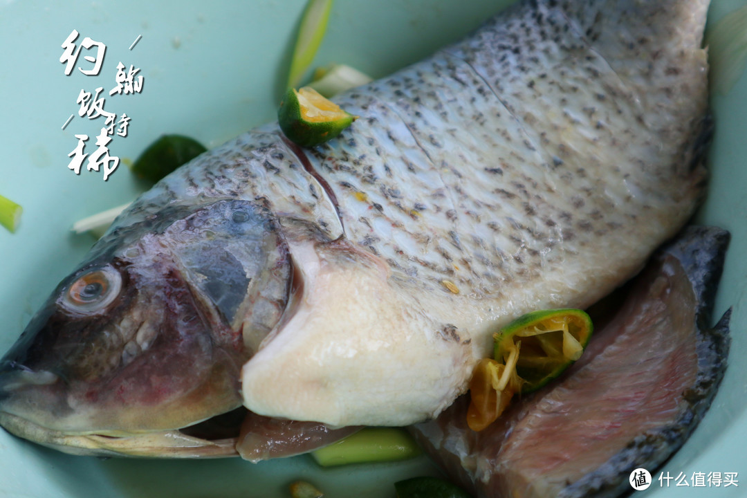 这鱼被列为人类6大主食品之一，味道鲜美，肉质细嫩，红烧最可口