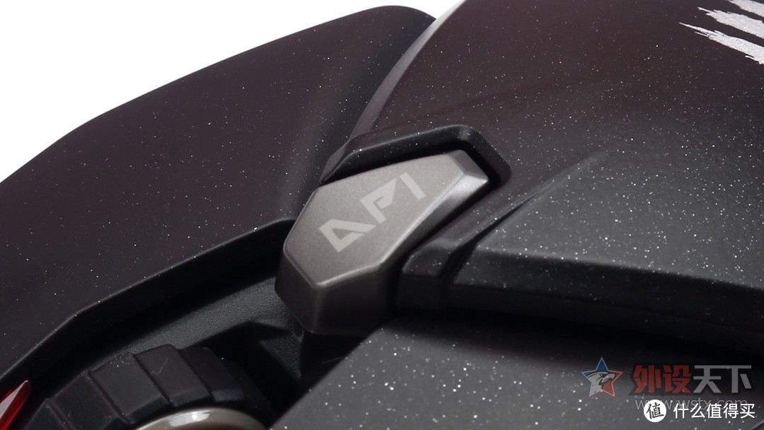 美加狮B.A.T.6+RGB游戏鼠标评测：全新科幻风造型
