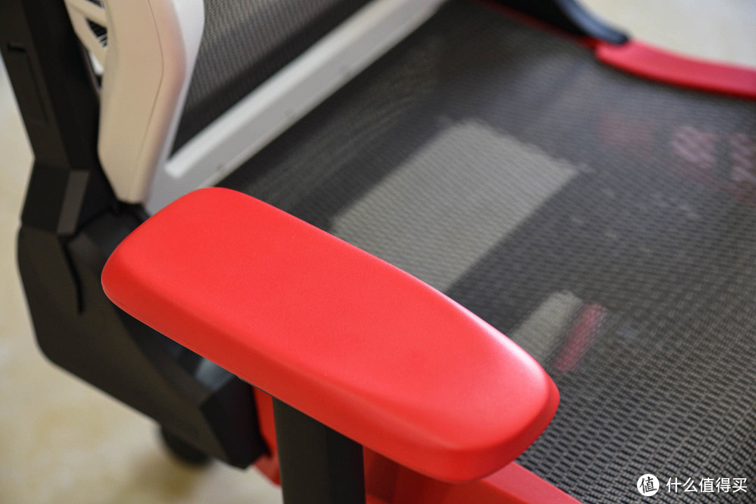 3.0时代的电竞椅究竟是什么样——迪锐克斯Air电竞网椅体验