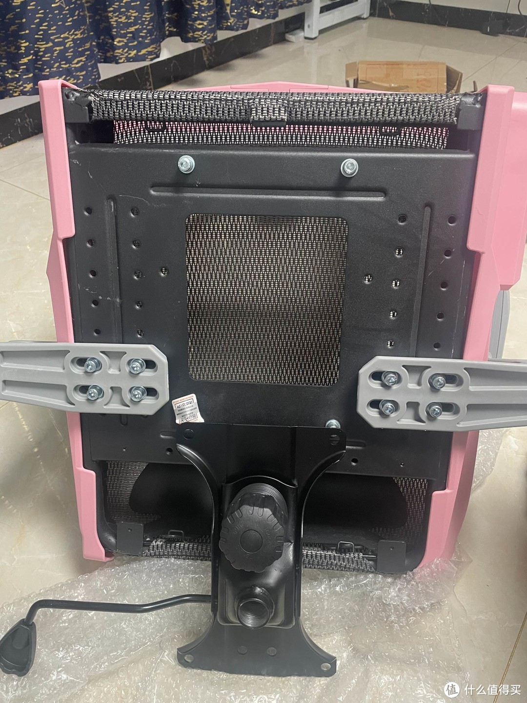 与众不同的粉色电竞椅——迪锐克斯AIR电竞网椅初体验