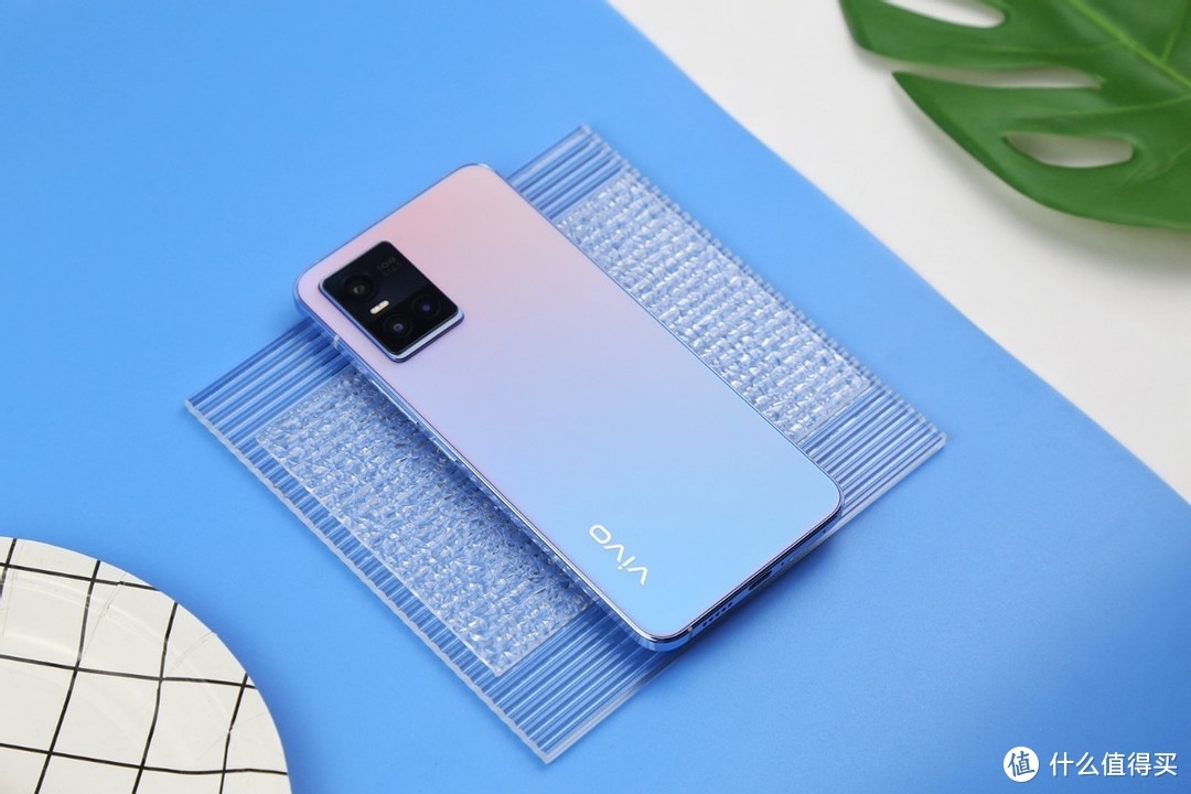 自拍再升级 光致变色玩出新个性，vivo S10 Pro体验