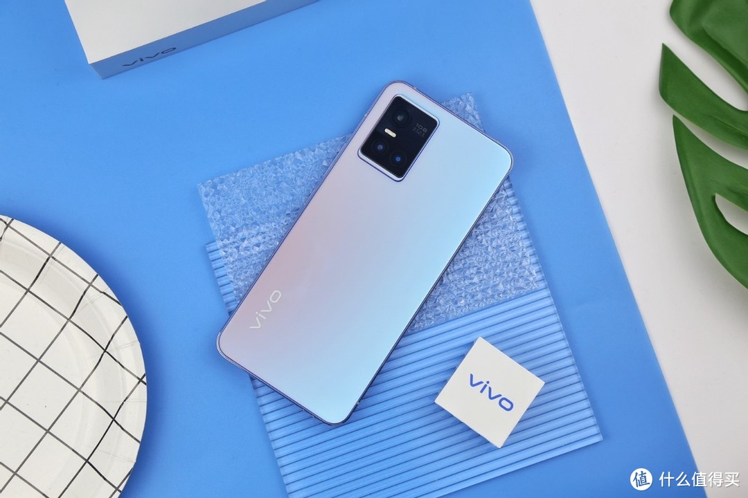 自拍再升级 光致变色玩出新个性，vivo S10 Pro体验