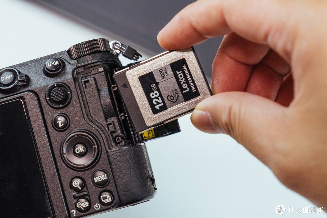 摄影必修课：存储卡规格升级，相机存储卡选择XQD卡，还是CFexpress Type B卡？