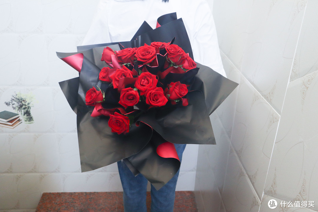 40元制成花店400元玫瑰花束 七夕不破费教学篇 鲜花 什么值得买 40元制成花店400元玫瑰花束 七夕不破费教学篇 鲜花 什么值得买