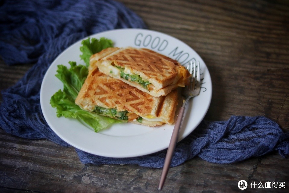 最省事的早餐当属三明治，金黄酥脆孩子爱吃，一个月不重样