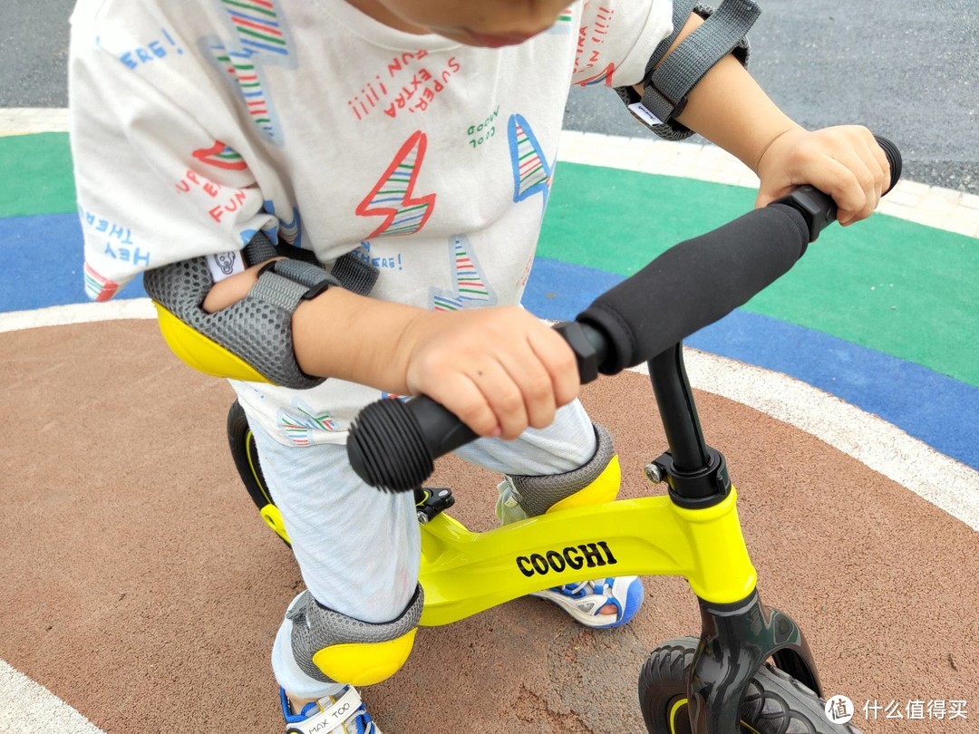 送给孩子成长的礼物，COOGHI酷骑儿童平衡车