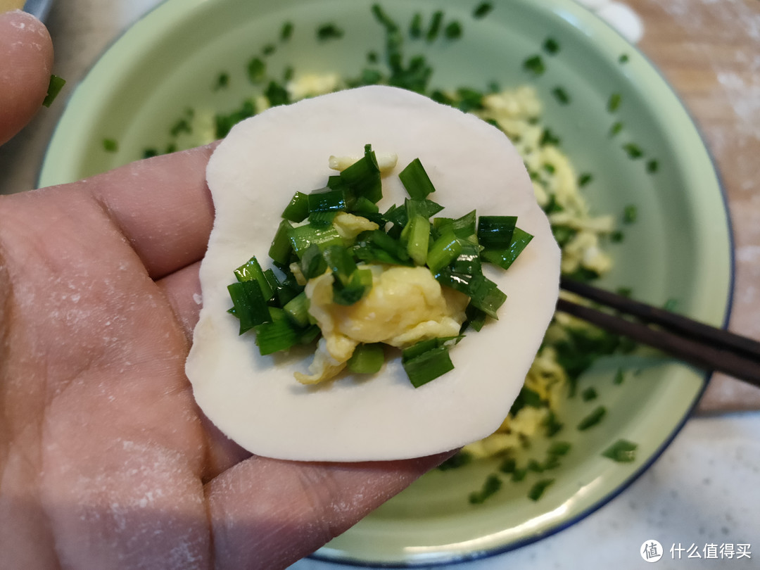 做韭菜馅饺子，记住“加2样减3样”，韭菜脆嫩不出水，鲜香十足