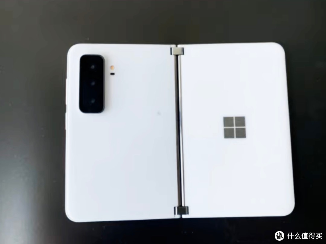 微软第二代 Surface Duo 2 谍照曝光，镜头配置大幅提升，升级骁龙888