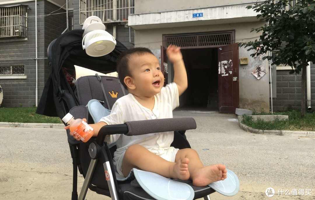 今夏第三款小风扇，不一样的风来自几素夹子风扇