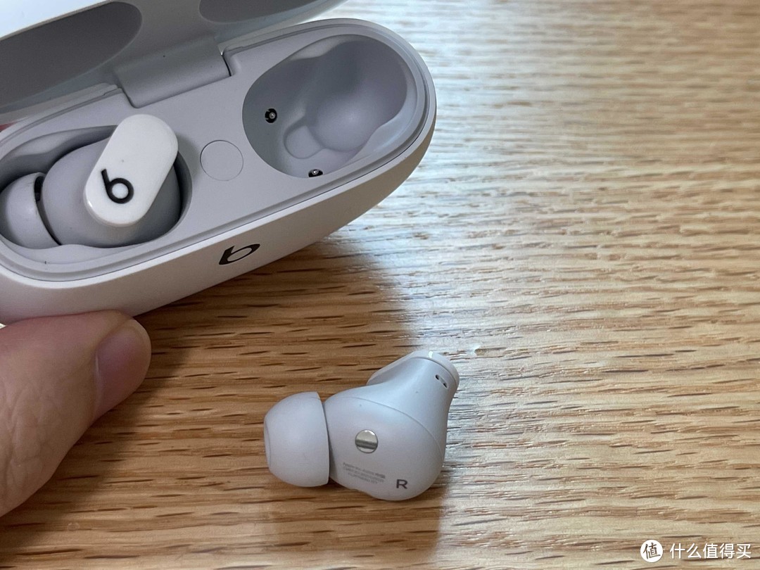 补齐“果”家无线全家桶：AirPods Pro 平替 Beats Studio Buds 