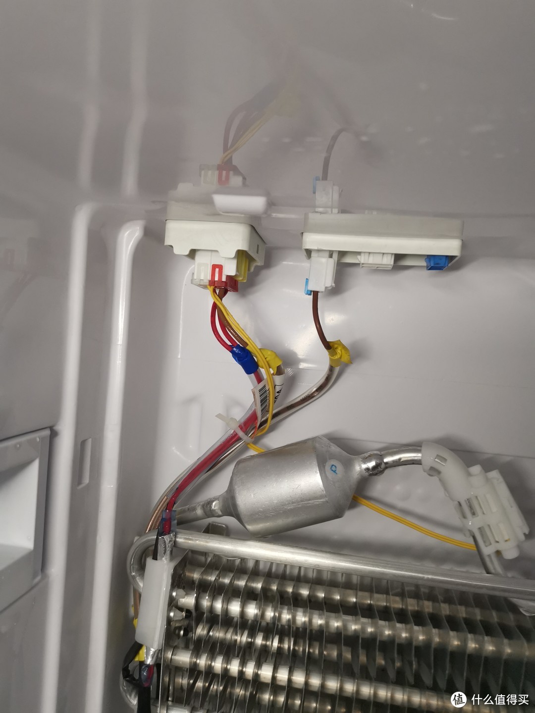 三星冰箱BCD 265 冷冻室底盘结冰的解决