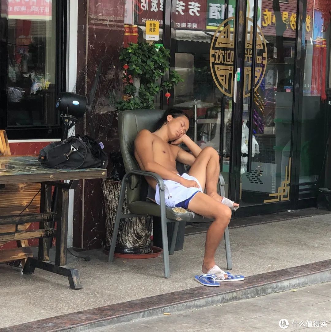 38℃,汗湿的戏服发酵,这酸爽不敢相信！| 横店8 