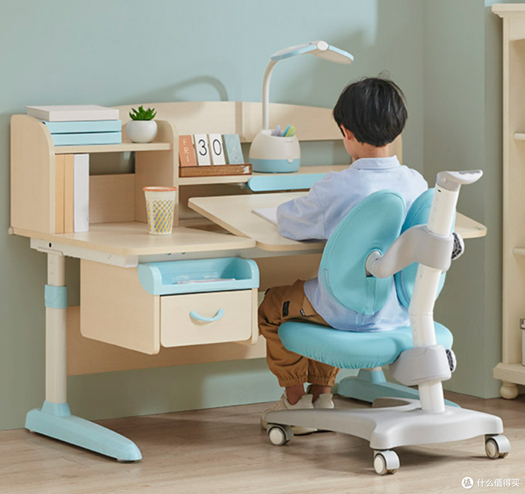 2021年儿童学习桌椅推荐+选购攻略，学习桌椅有必要买吗？20款热门学习桌点评分析