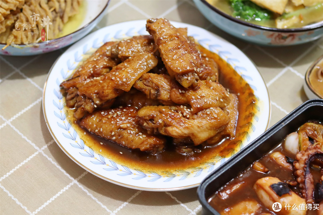 郑州一家6口的午餐，7菜1汤，吃得不精致，但一家人能团聚就是幸福