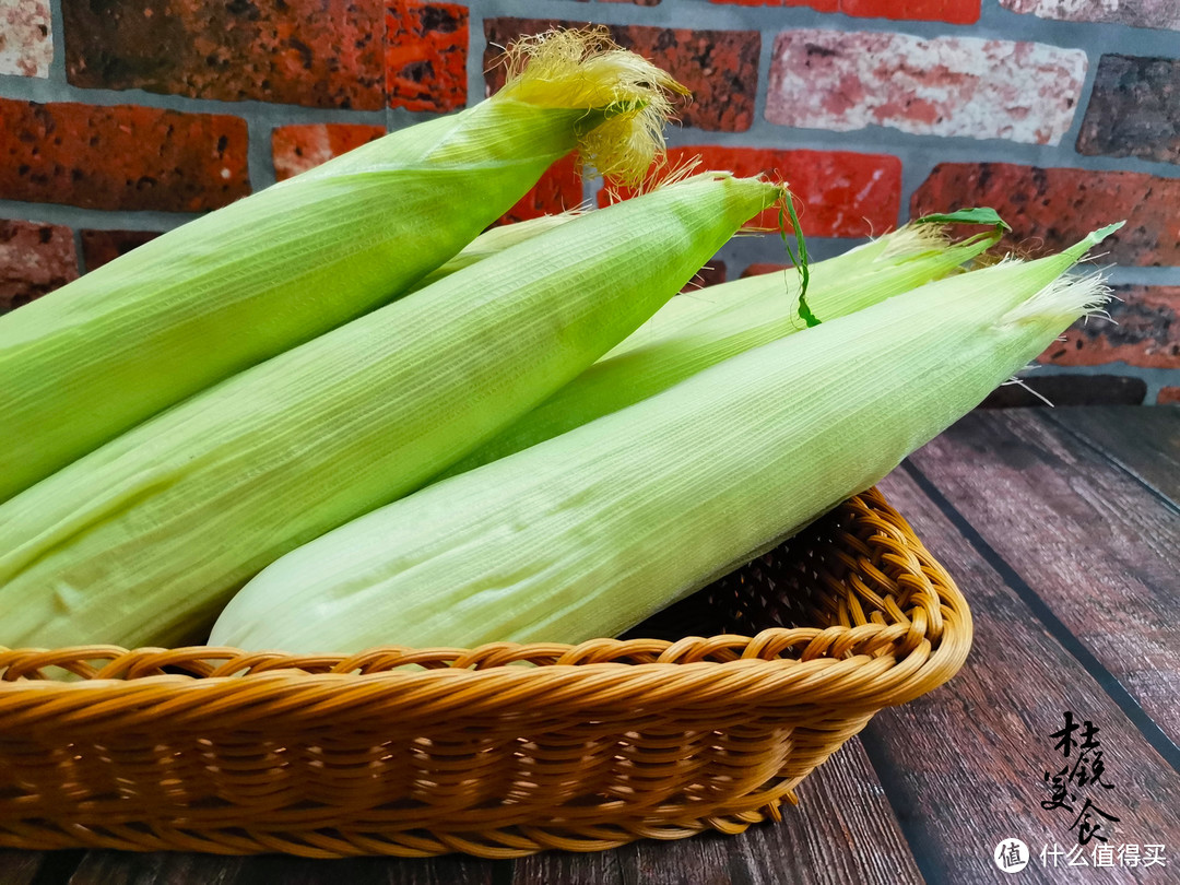 煮玉米，可别下锅就煮，做对3步多加2物，玉米甜糯比买的好吃