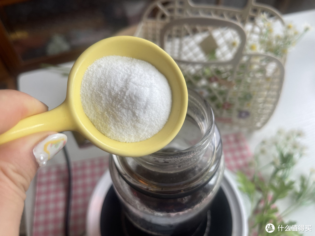 网红饮品红茶冻椰奶，好喝解暑，椰香味十足，儿子一口气喝两瓶