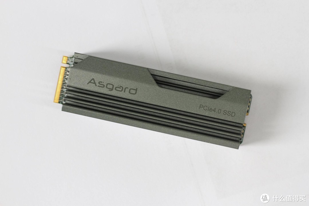  突破欧美垄断，国产芯片PCIe 4.0SSD硬盘上市，性能高端电脑速度飞起