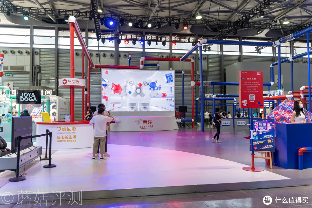 今年又有啥好玩的？蘑菇带你逛ChinaJoy2021，硬件、游戏、车和漂亮的小姐姐