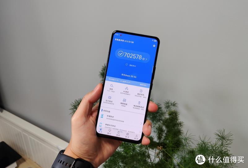 中兴 Axon 30 5G 评测：真全面屏最终形态 消费者能否买单