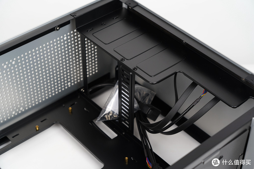 炎炎夏日下的甜品-乔思伯 u4 plus装机体验