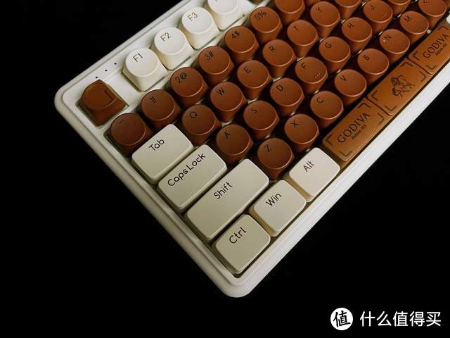 高颜值巧克力味键盘，IKBC与歌帝梵联名款机械键盘上手体验