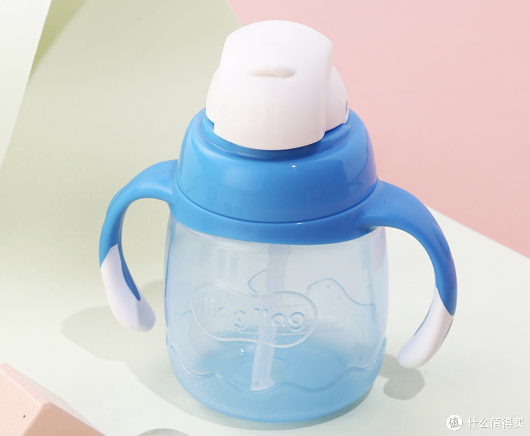 宝宝养成喝水好习惯，一款好用的学饮杯少不了