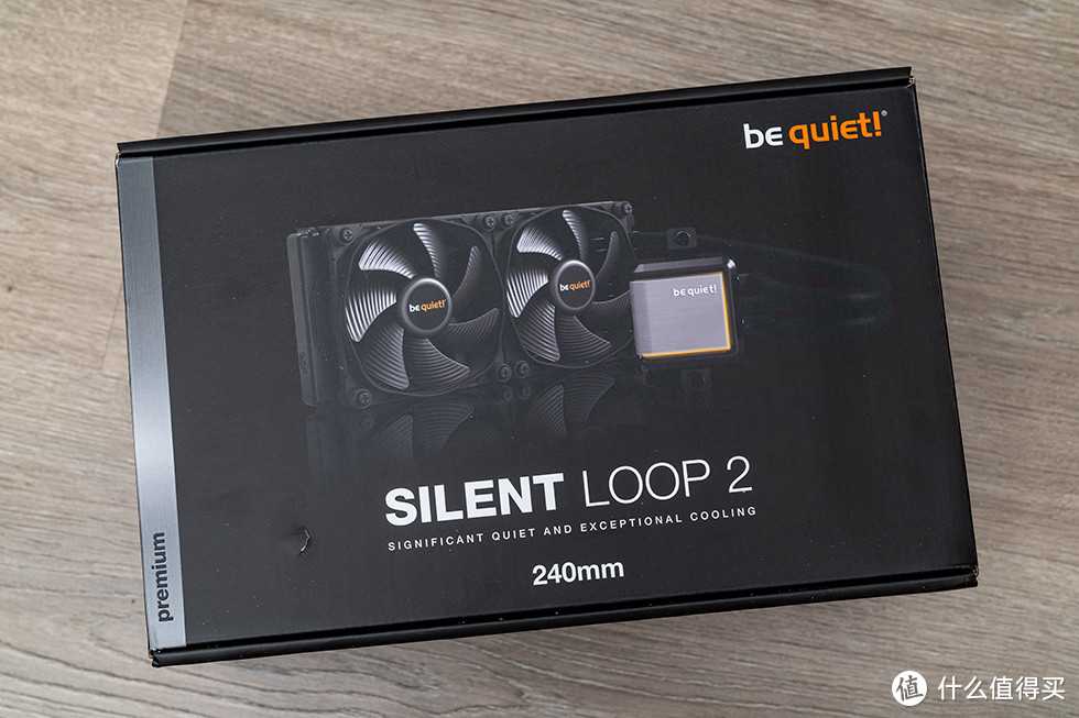 散热器选用了德商必酷的SILENT LOOP2和一代同基调的包装配色