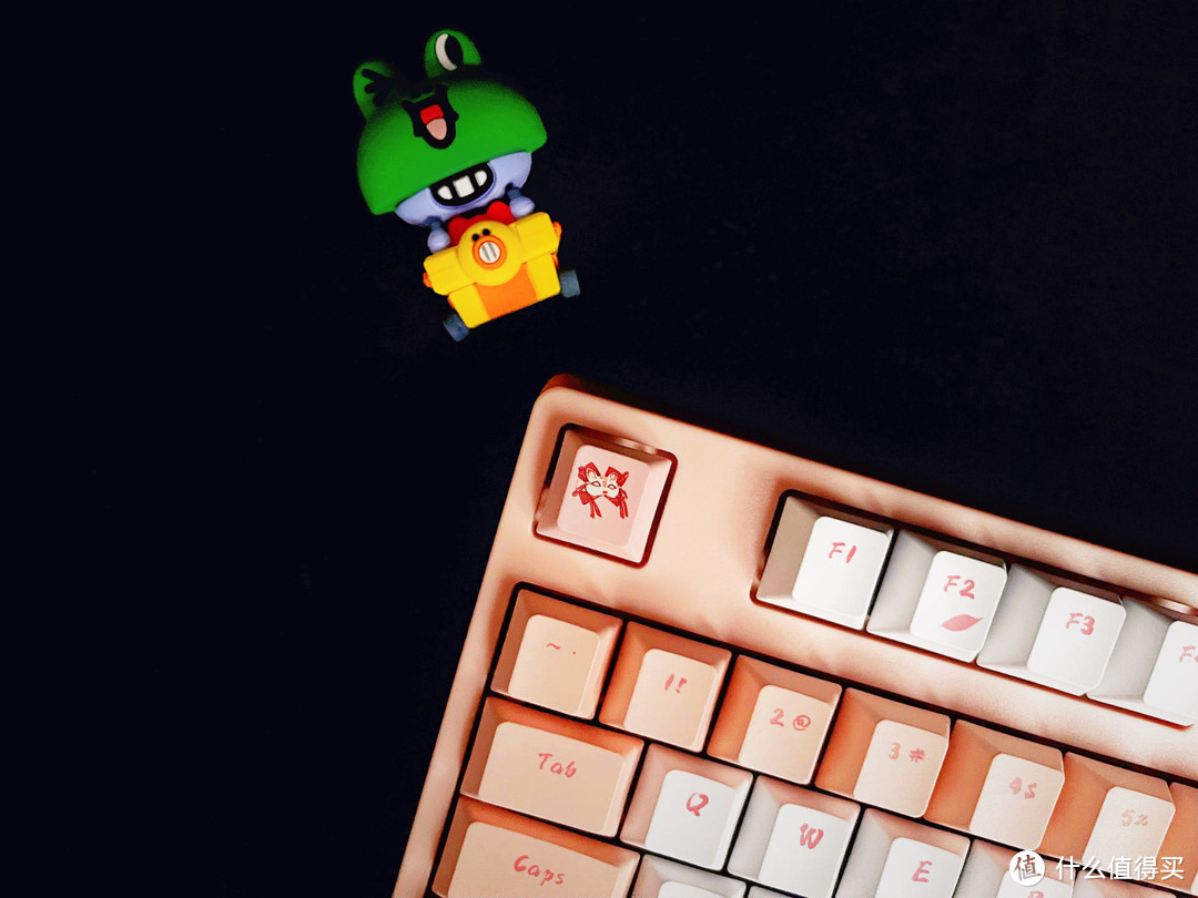 猛男粉卡哇伊机械键盘，IKBC白无垢·樱花机械键盘上手体验