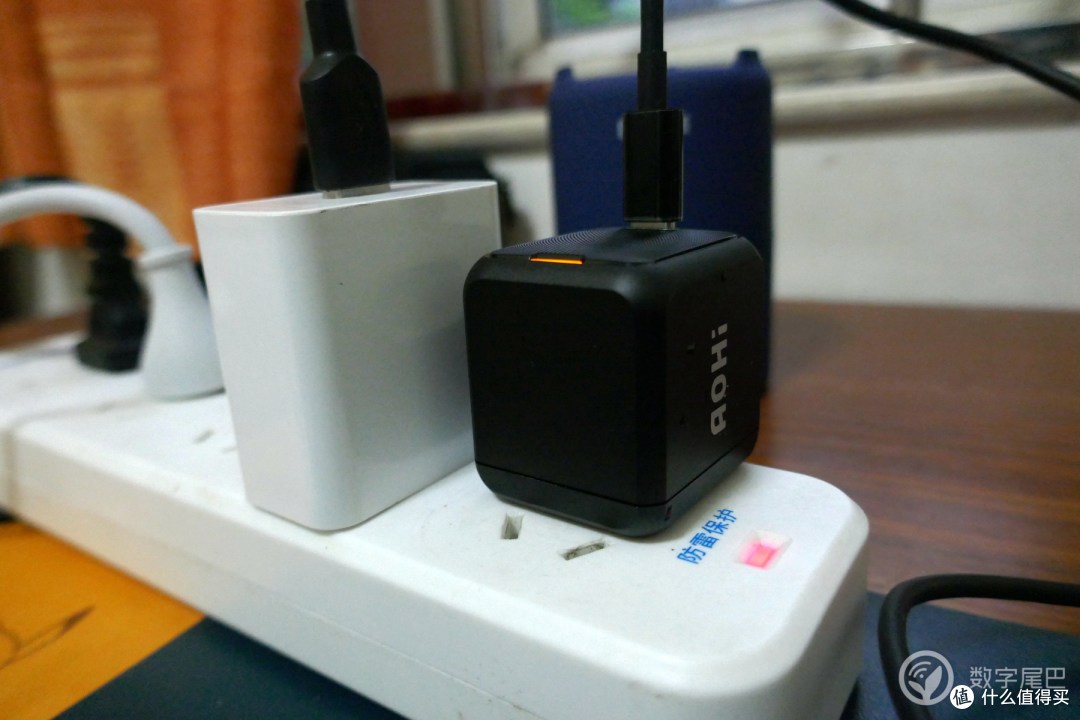 短小精悍超级快充aohi奥海65w氮化镓充电器测评