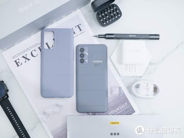 realme 真我GT 大师版：跟我玩质价比，你们玩不过我的