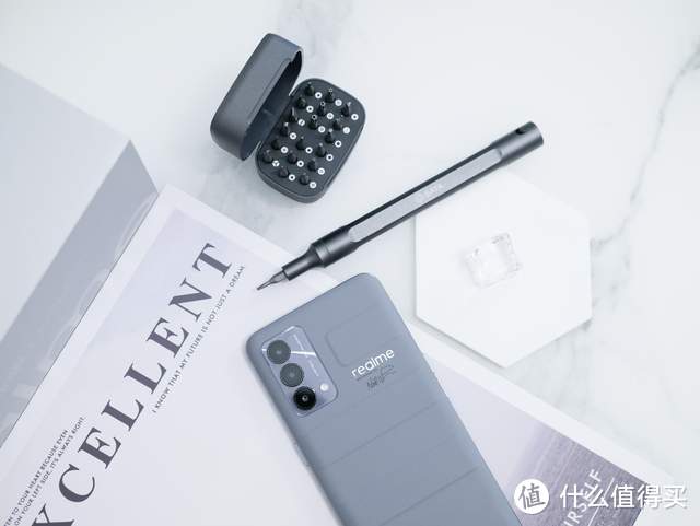 realme 真我GT 大师版：跟我玩质价比，你们玩不过我的