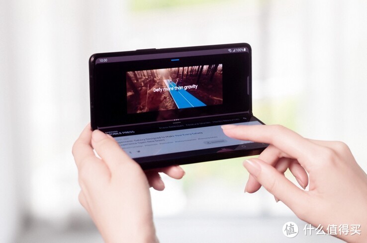 全球首款屏下摄像折叠屏机：三星发布 Galaxy Z Fold 3 5G旗舰新机，骁龙888加持、耐用性提升、 IPX8 防水