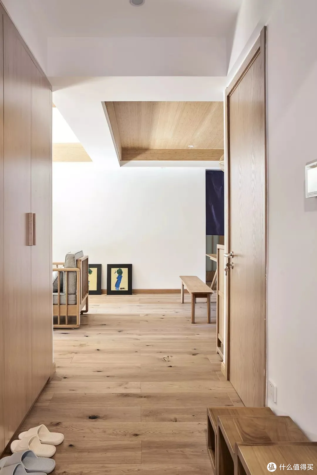 全屋原木家具，连天花板都是木质的，这130㎡的家太温暖了