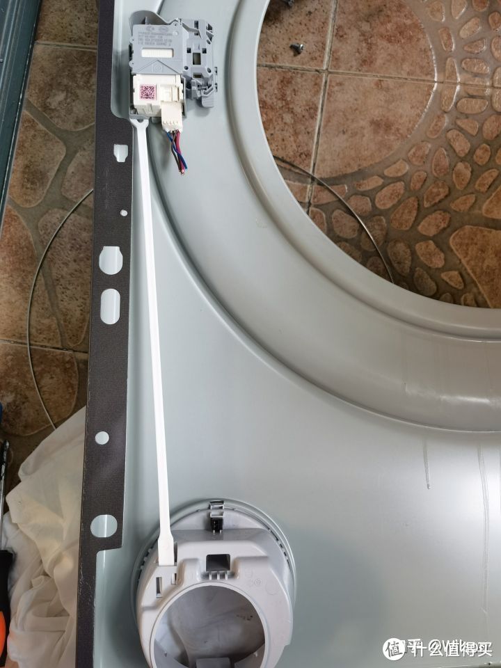 洗衣机使用篇（1）：滚筒洗衣机门无法打开如何处理？