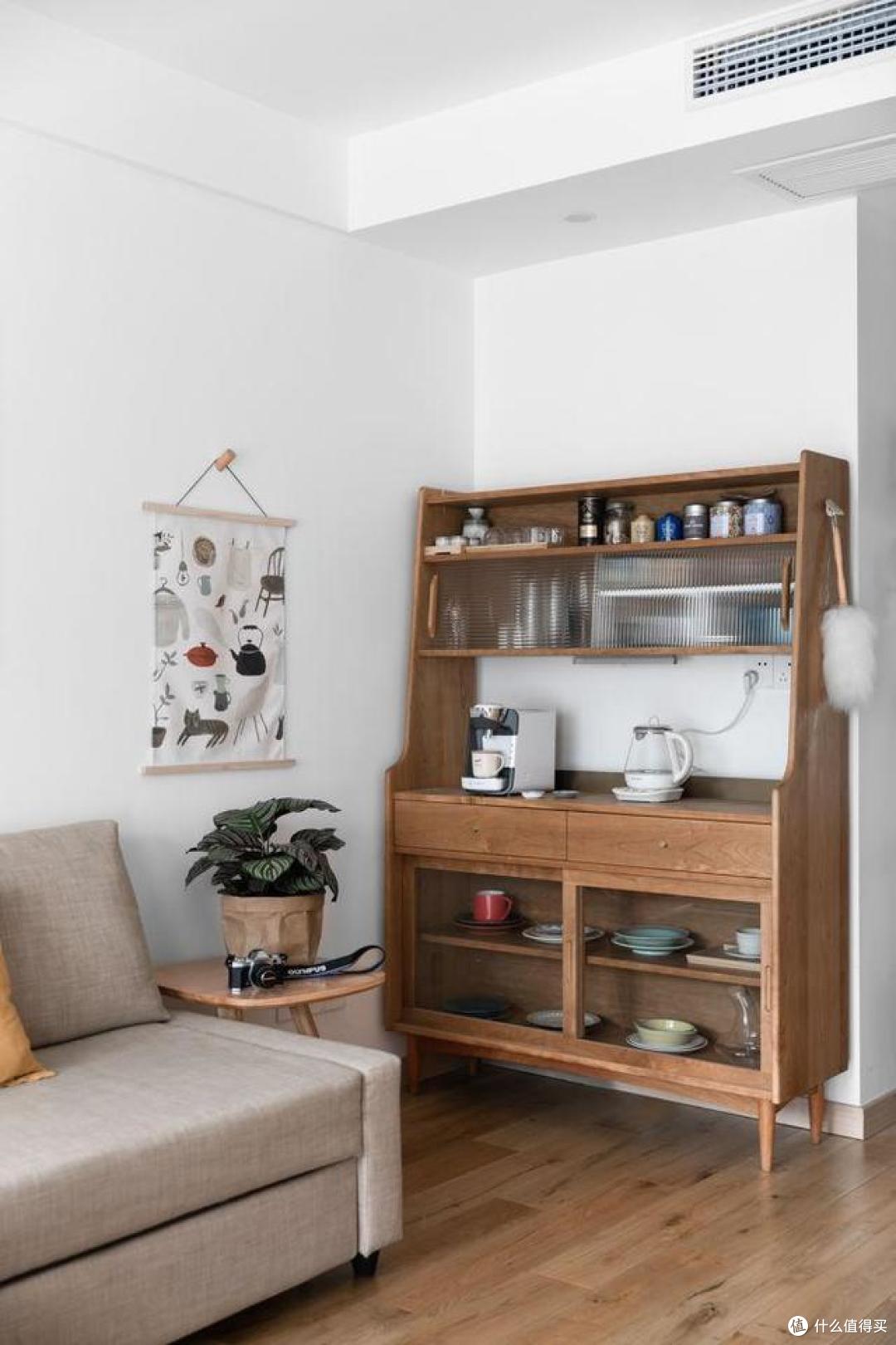 再买房,我一定学他家坚持去电视墙化,卧室书房合二为一,太实用了