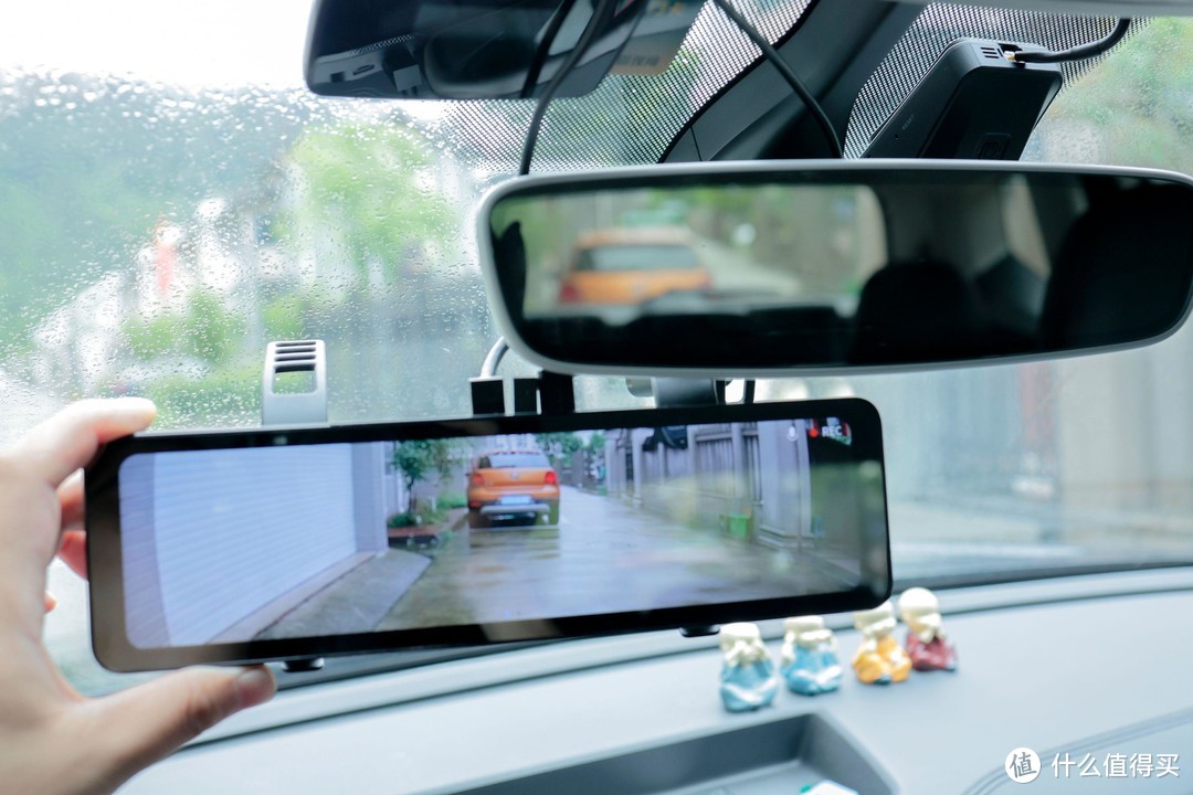 鸿蒙生态新品盯盯拍智慧后视镜S5，让老车一步实现智慧升级