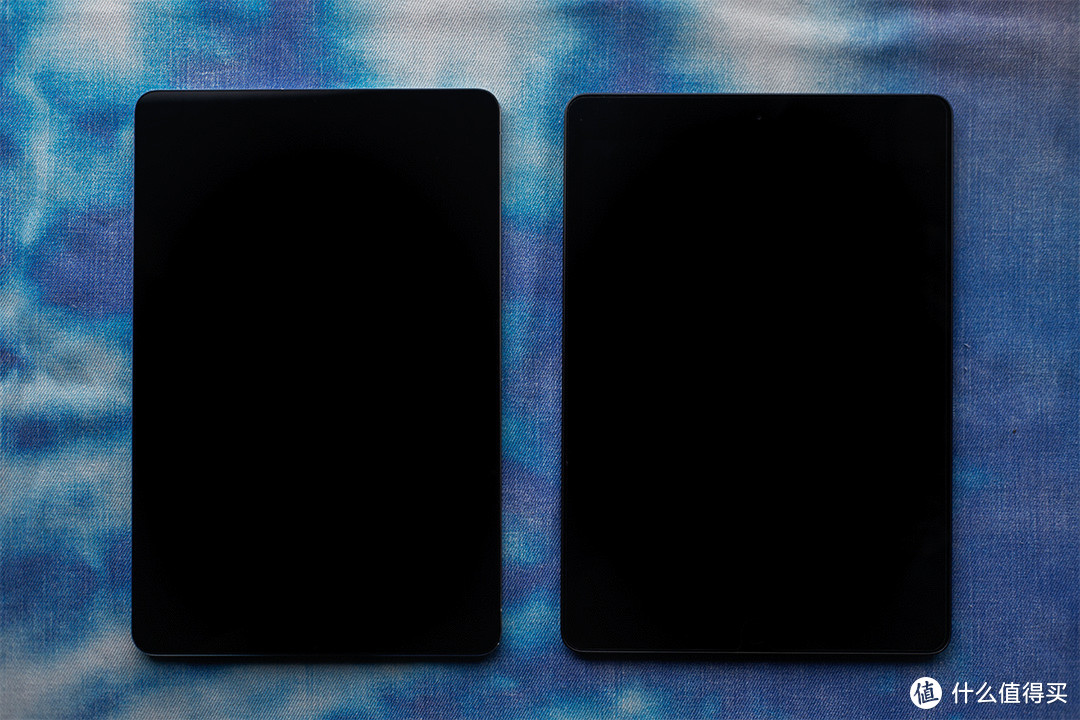 左：小米平板5，右：iPad 2020（正面）