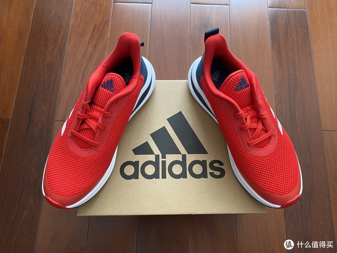 轻便的adidas FortaRun FY1337运动鞋